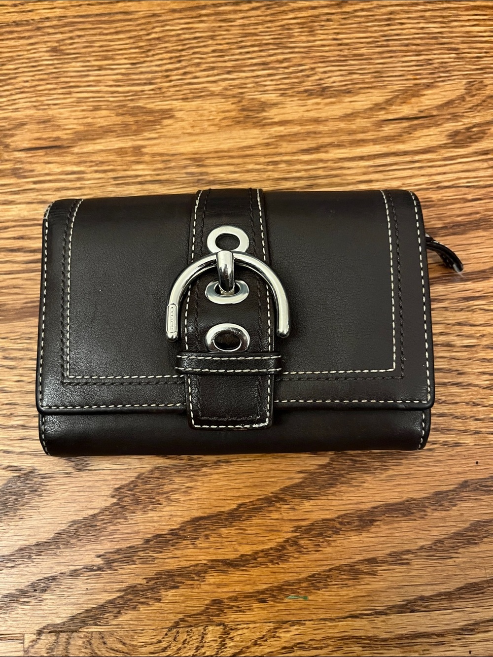 Coach Soho Chocolate Mahogany Leather Small Buckle Clutch Wallet Y2K COA